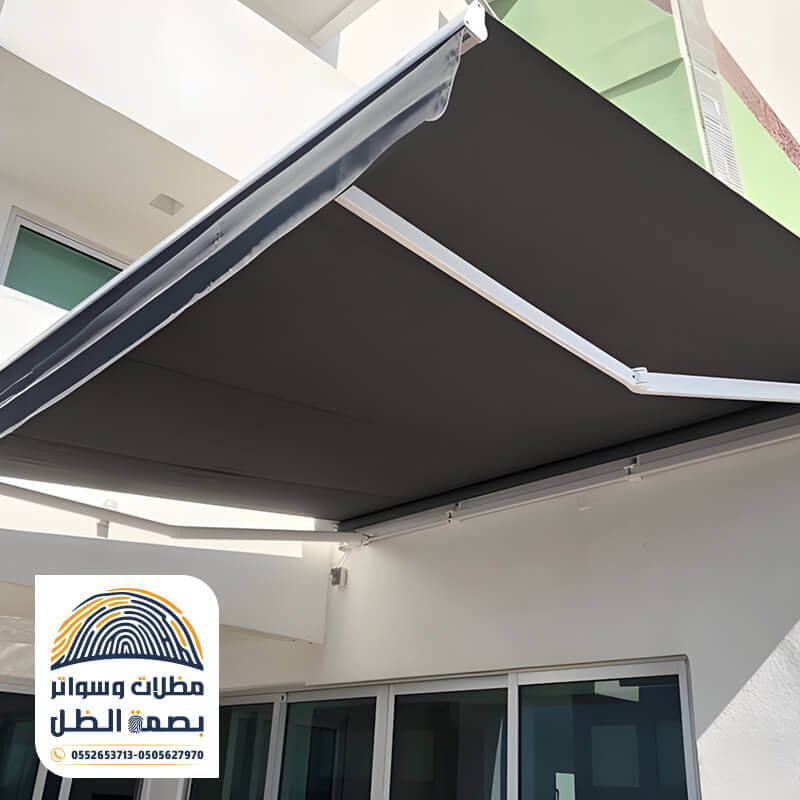 مظلات كهربائية متحركة