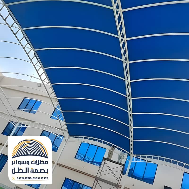 مظلات لتغطية الملاعب